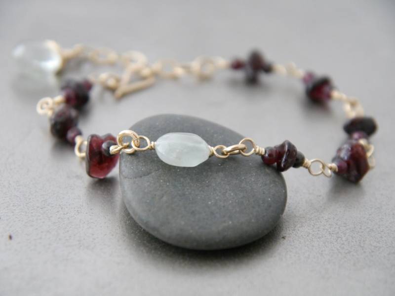 Granat Aquamarin 14K Gold Filled Edelstein Perlen Rosenkranz Armband Granat Aquamarin 14K Gold Filled Edelstein Perlen Rosenkranz Armband von YogaChickJewelry