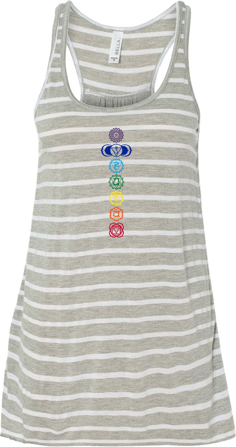 Farbige Chakren Damen Yoga Flowy Racerback Tanktop = Farbigen-8800 von YogaClothingForYou