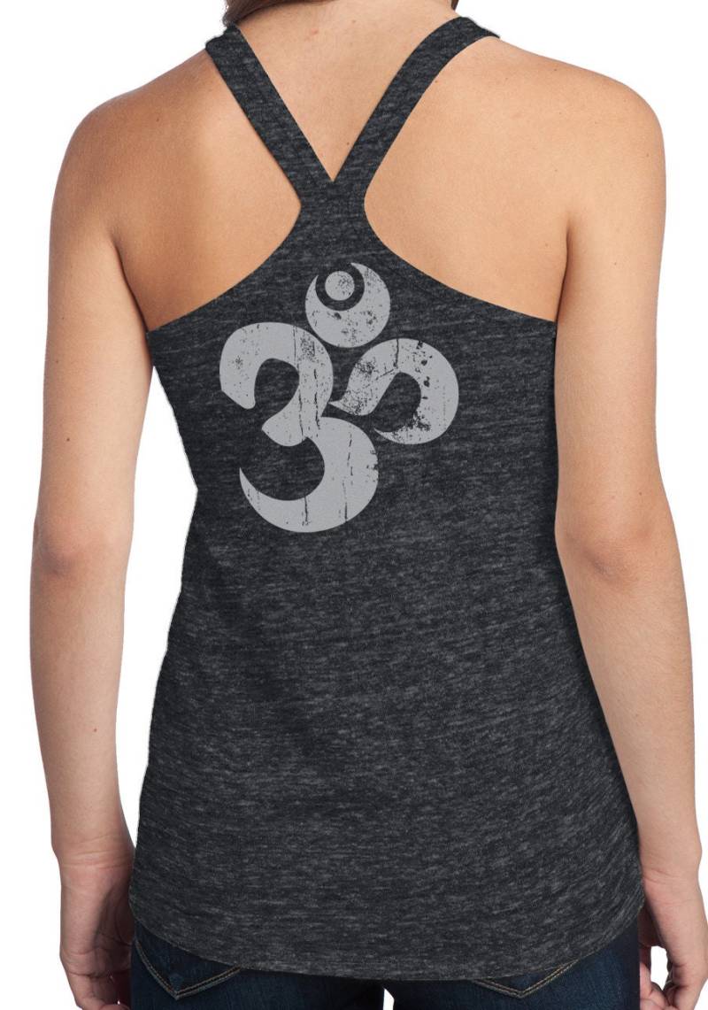 Grau Distressed Om | Rückendruck Damen Yoga T-Rücken Tank Top - Dt250-Distom-Back von YogaClothingForYou