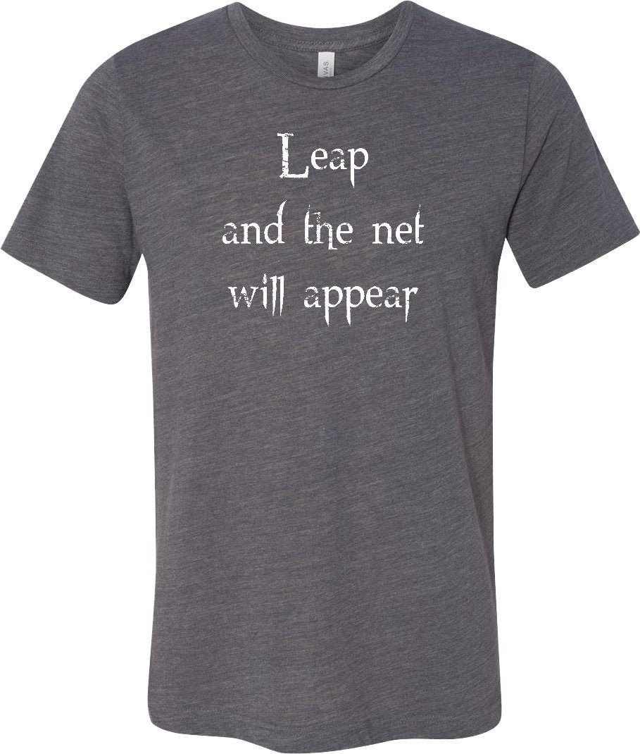 Leap Und Das Netz Erscheint Burnout Yoga T-Shirt = Leap-3650 von YogaClothingForYou