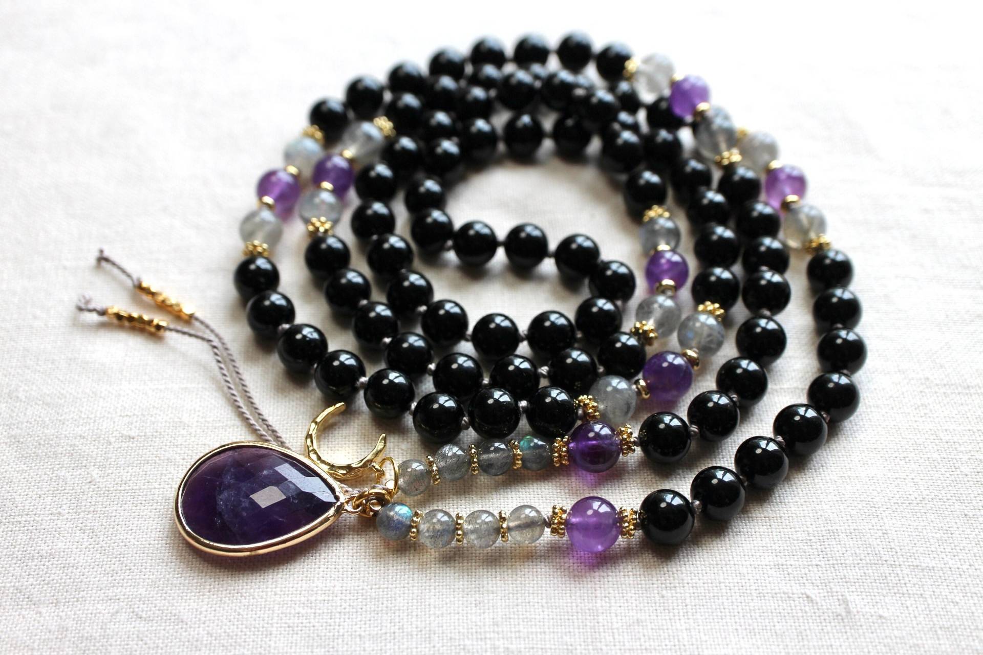 Schwarze Turmalin Mala, Amethyst Kette, Mala Gebetskette, Yoga Kette von YogaDotOm