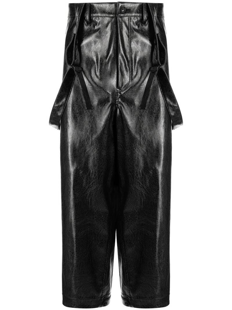 Yohji Yamamoto Latzhose aus Faux-Leder - Schwarz von Yohji Yamamoto