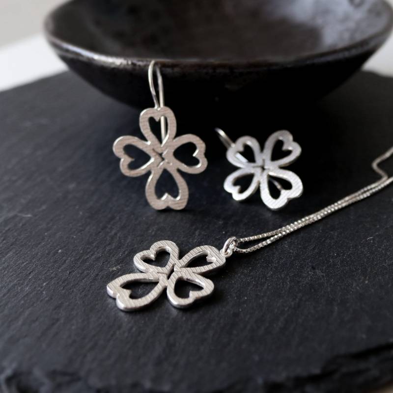 sterling Silberkreuz-Halskette | Cross Schmuck Herzkette Love Heart Halskette Geschenke Für Sie Frühlingsgeschenke Made in Uk sterling Silberkreuz-Halskette | Cross Schmuck Herzkette Love Heart Halskette Geschenke Für Sie Frühlingsgeschenke Made in Uk von YomJewellery