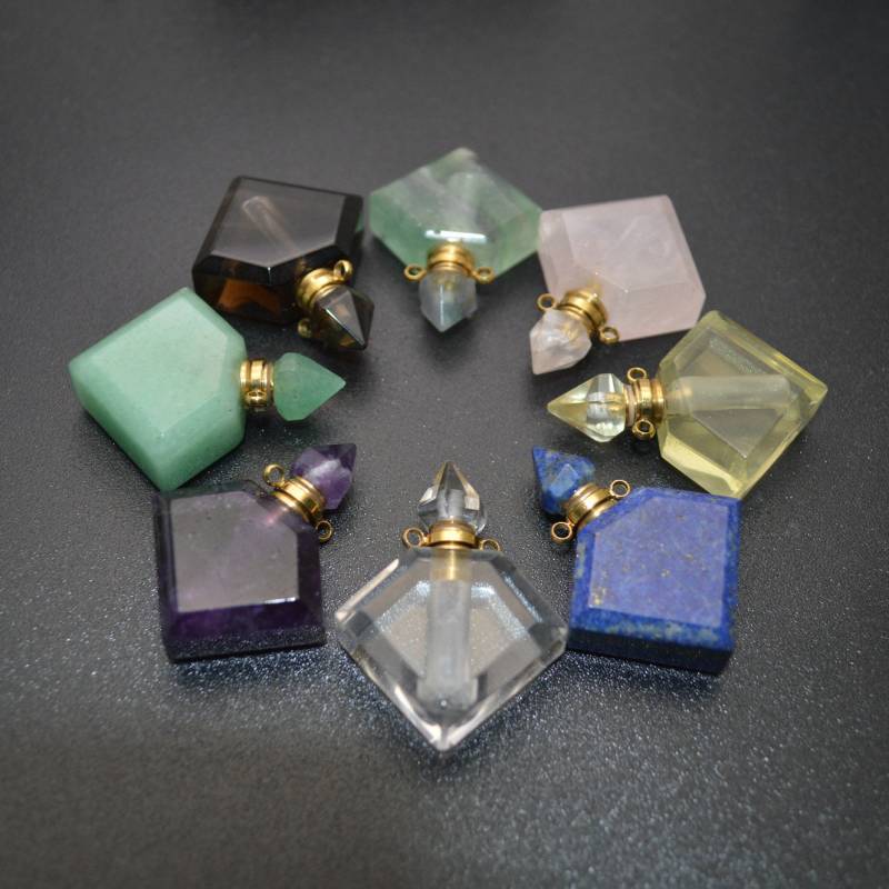 1 Stück Natürliche Kristall Quarz Rhombus Form Edelstein Parfüm Öl Flasche Stein Anhänger 1 Stück Natürliche Kristall Quarz Rhombus Form Edelstein Parfüm Öl Flasche Stein Anhänger von YongyangBeads