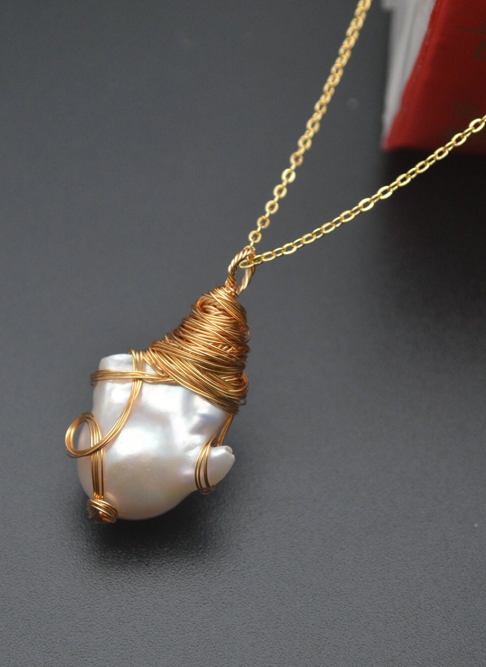 1 Stück Wire Wrapped Natual White Barock Perlen Anhänger Halskette Tropfenform Schmuckzubehör 1 Stück Wire Wrapped Natual White Barock Perlen Anhänger Halskette Tropfenform Schmuckzubehör von YongyangBeads