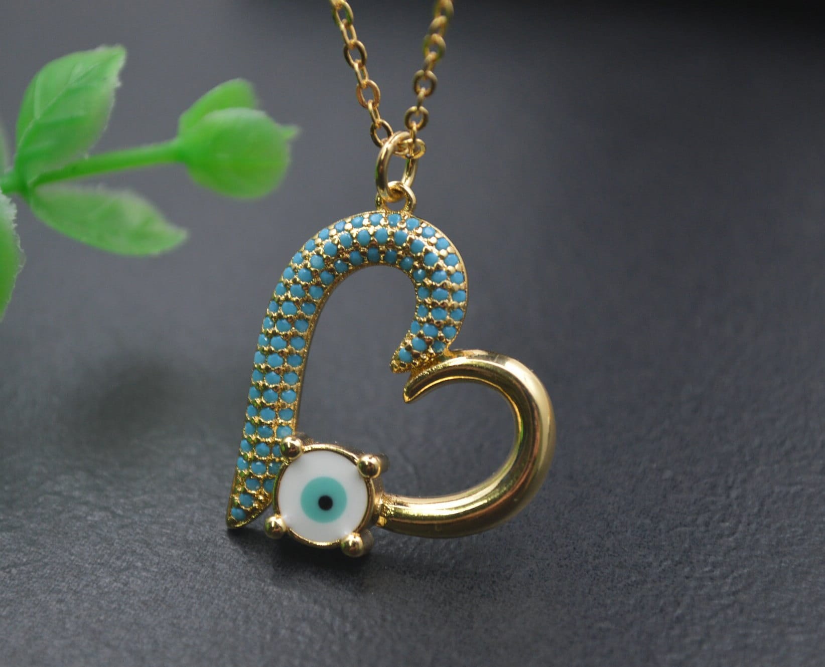 18K Vergoldung Blau Cz Zirkon Perlen Evil Eye Metall Herz Halskette Charm Anhänger 18K Vergoldung Blau Cz Zirkon Perlen Evil Eye Metall Herz Halskette Charm Anhänger von YongyangBeads