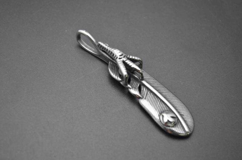 1Pc Edelstahl Hawk Klaue Auf Feder-Metall-Anhänger 1Pc Edelstahl Hawk Klaue Auf Feder-Metall-Anhänger von YongyangBeads