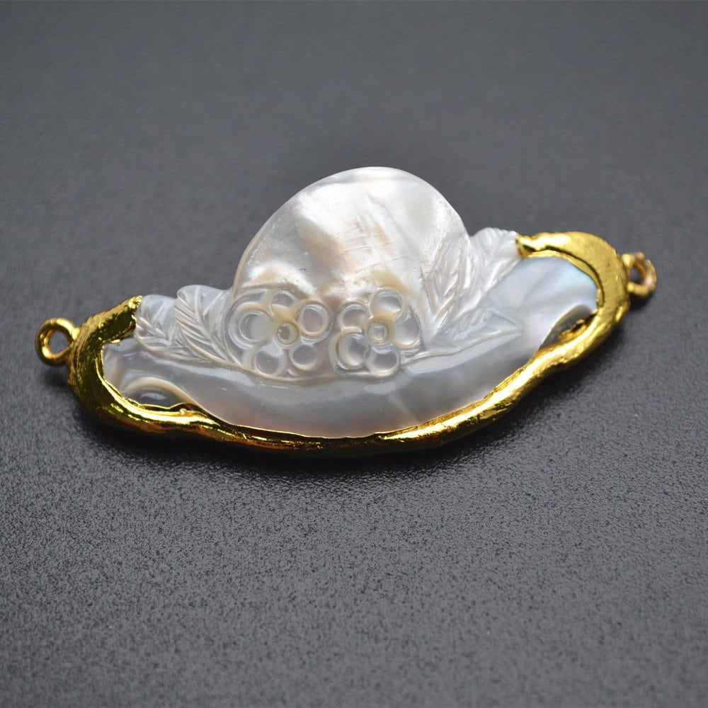 24K Vergoldung Natürlichen Weißen Schale Geschnitzt Blume Wolke Form Anhänger Schmuck-stecker 24K Vergoldung Natürlichen Weißen Schale Geschnitzt Blume Wolke Form Anhänger Schmuck-stecker von YongyangBeads