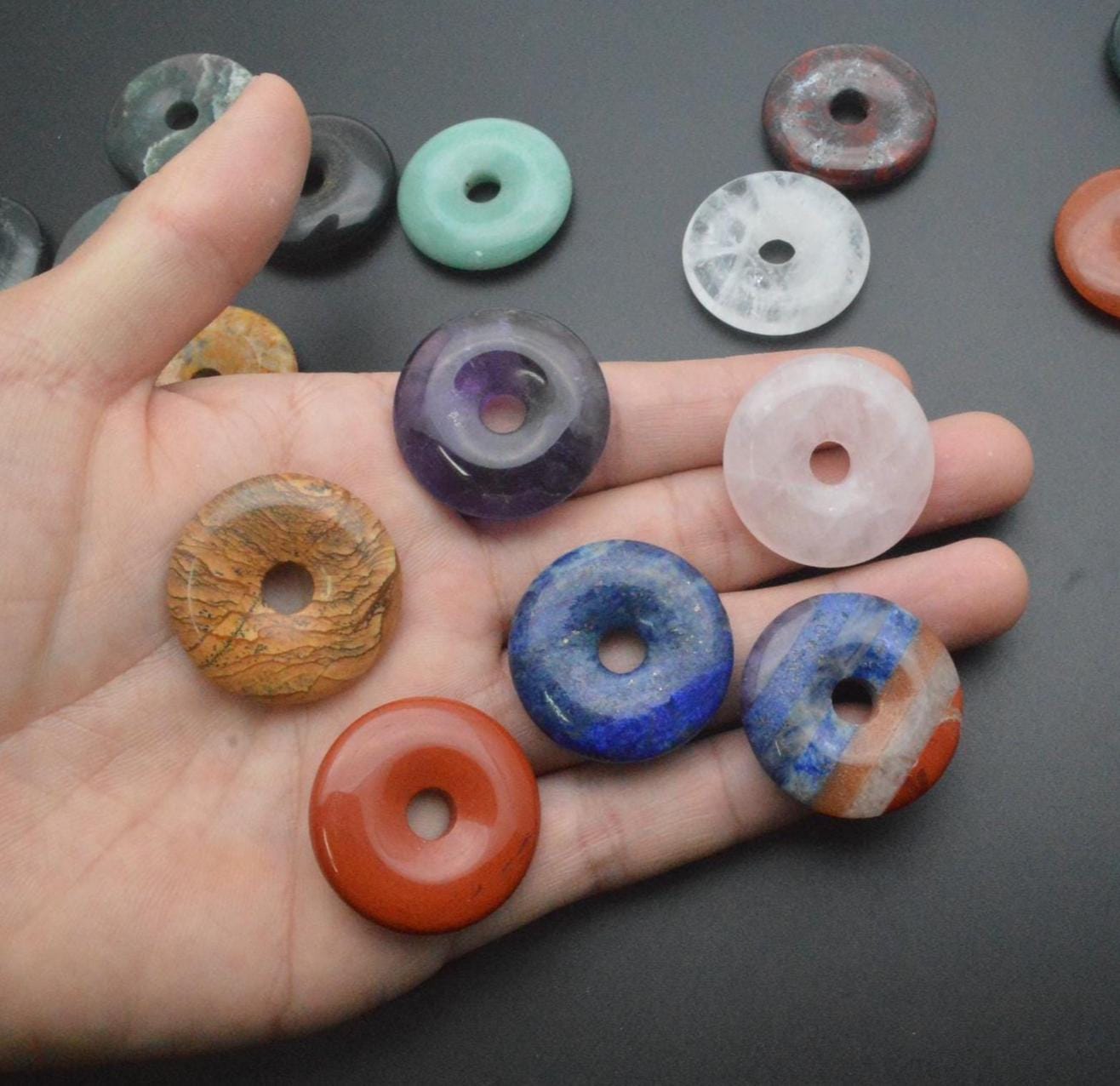 Edelstein Anhänger 30 Mm Donut Crysal Aventurin Moos Achat Rosenquarz Amethyst Edelstein Anhänger 30 Mm Donut Crysal Aventurin Moos Achat Rosenquarz Amethyst von YongyangBeads