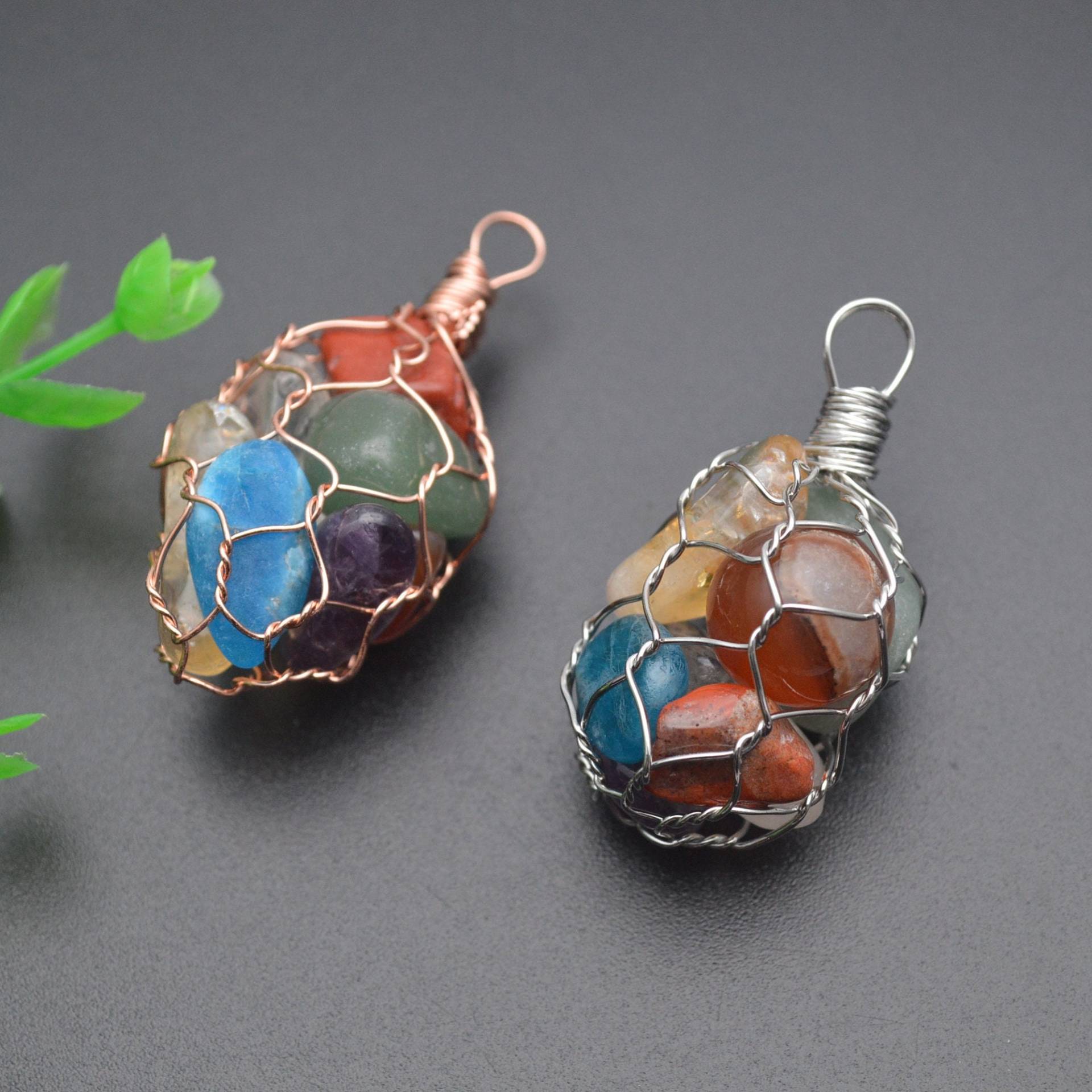Handgemachte Wire Wrapped Cage Stone Nugget Perlen Chakra Kristall Anhänger Halskette Handgemachte Wire Wrapped Cage Stone Nugget Perlen Chakra Kristall Anhänger Halskette von YongyangBeads
