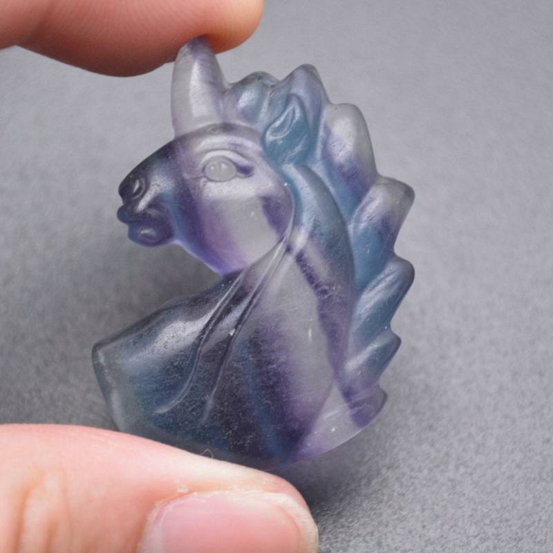 Natürliche Fluorit Geschnitzte Pferd Pegasus Einhorn Halskette Stein Anhänger von YongyangBeads