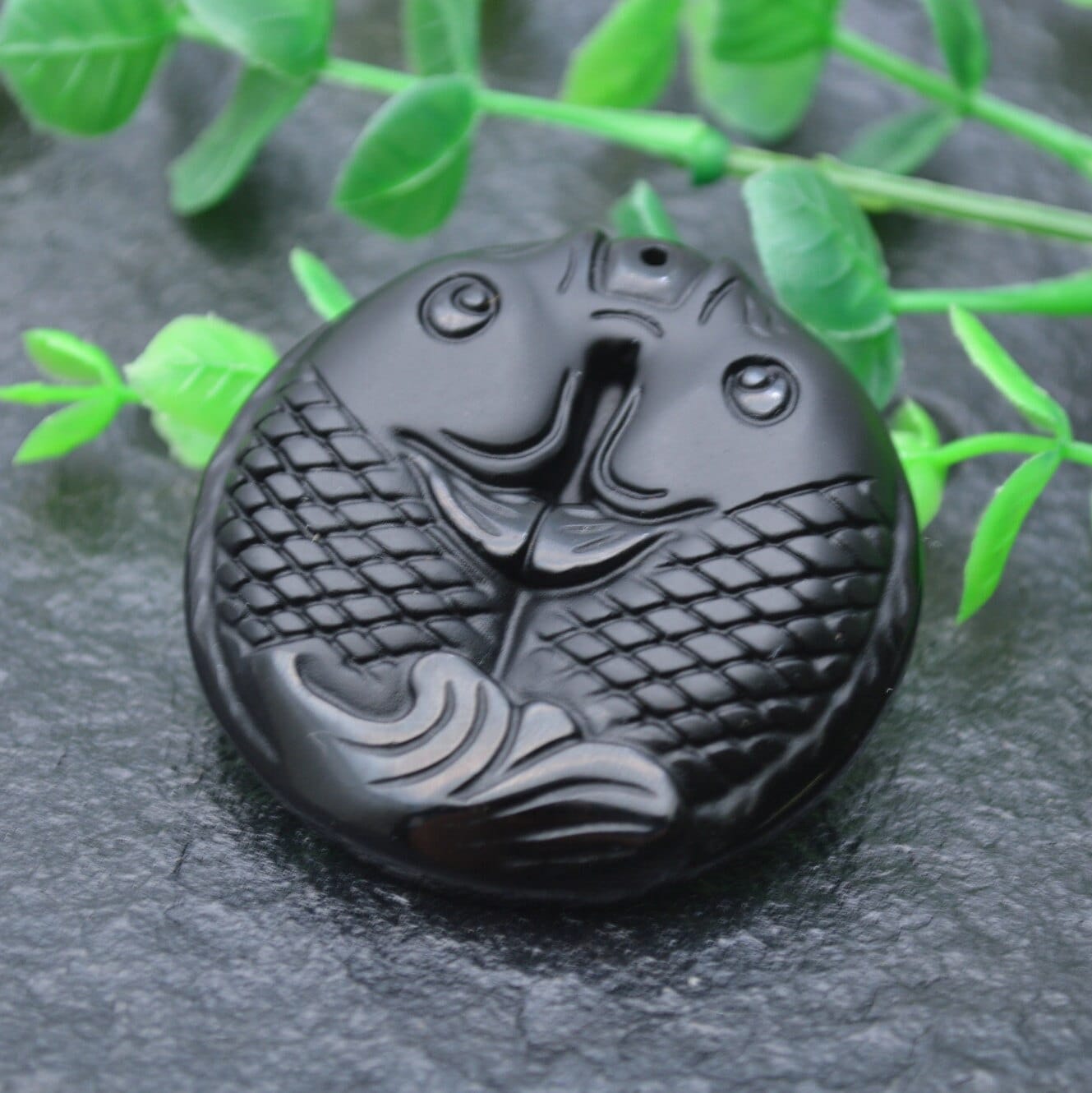 Süßer Doppelfisch Natürlicher Schwarzer Obsidian Geschnitzter Stein Glücksanhänger Süßer Doppelfisch Natürlicher Schwarzer Obsidian Geschnitzter Stein Glücksanhänger von YongyangBeads