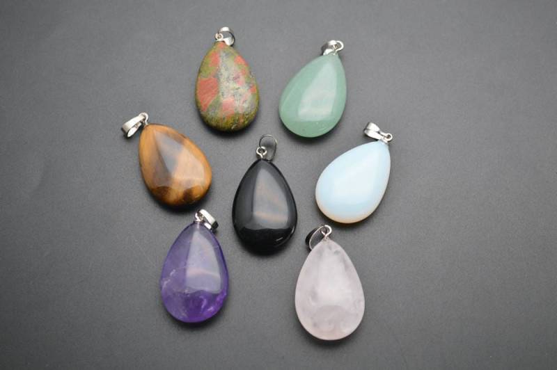 Verschiedene Steine Flach Tropfen Birne Form Anhänger Amethyst/Unakit Rosenquarz Schwarz Achat Aventurin Tigerauge Verschiedene Steine Flach Tropfen Birne Form Anhänger Amethyst/Unakit Rosenquarz Schwarz Achat Aventurin Tigerauge von YongyangBeads