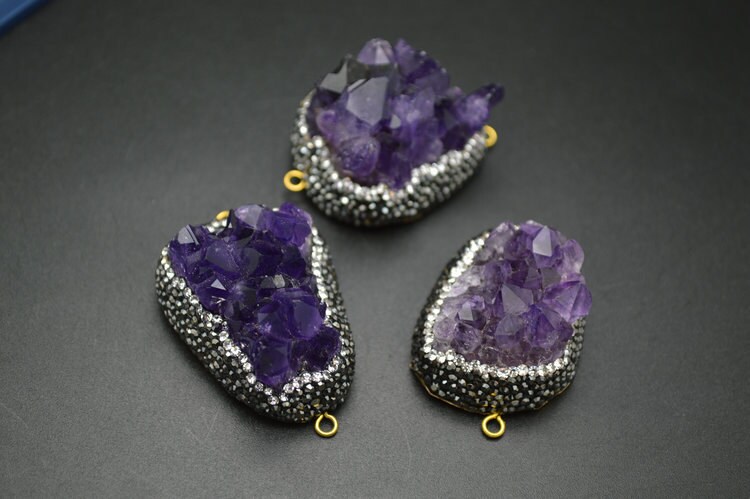 Zwei Schleifen Schmuck Verbinder Konkaver Geode Amethyst Quarz Freeform Rauen Stein Halskette Zubehör Links Modeschmuck Zwei Schleifen Schmuck Verbinder Konkaver Geode Amethyst Quarz Freeform Rauen Stein Halskette Zubehör Links Modeschmuck von YongyangBeads