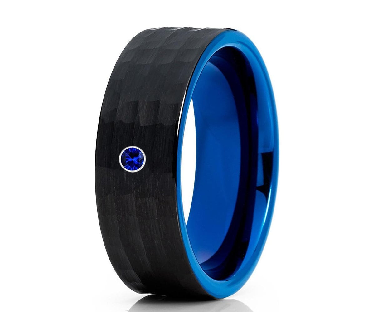 Blauer Saphir Weddding Ring, Hartmetall Ring, Blauer Wolfram Ring, Jahrestag Ring, Gehämmerter Ehering, Gehämmert Ehering, Comfort Fit von YorksJewelryDesign