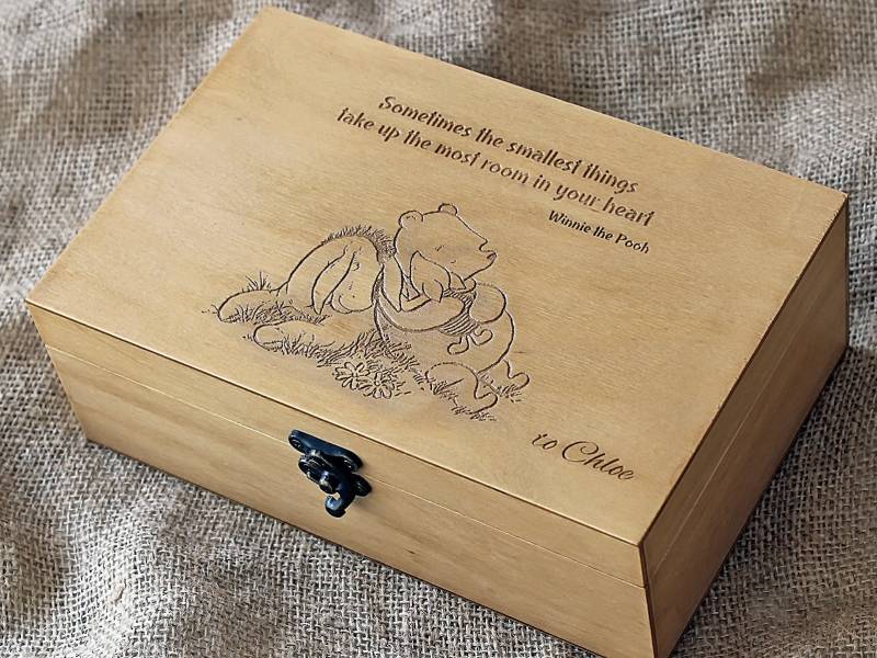 Personalisierte Erinnerungsbox Aus Holz, Baby Erinnerungsbox, Schmuckschatulle, Mit Winnie The Pooh Zitat von YouCanMAKEitPERSONAL