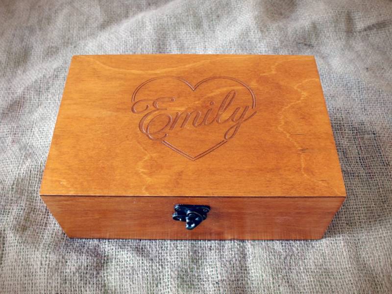 Personalisierte Holzkiste, Memory-Box, Benutzerdefinierte Gravierte Schmuck-Box, Andenken-Box, Schatzkiste von YouCanMAKEitPERSONAL