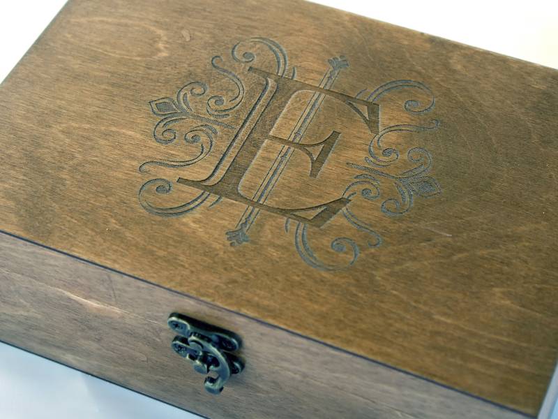 Personalisierte Monogramm Box, Holzbox, Schmuckkästchen, Personalisiertes Geschenk Für Sie von YouCanMAKEitPERSONAL