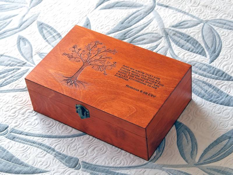 Personalisiertes Zitat Holzkästchen, Erinnerungsbox, Bibel Verschattet, Graviertes Schmuckkästchen, Schatzkiste von YouCanMAKEitPERSONAL