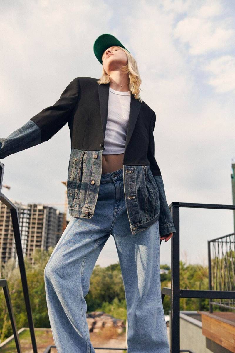 Schwarzer Vintage Wollblazer Mit Jeansbesatz. Halbe Jeansjacke von YouCeebrand