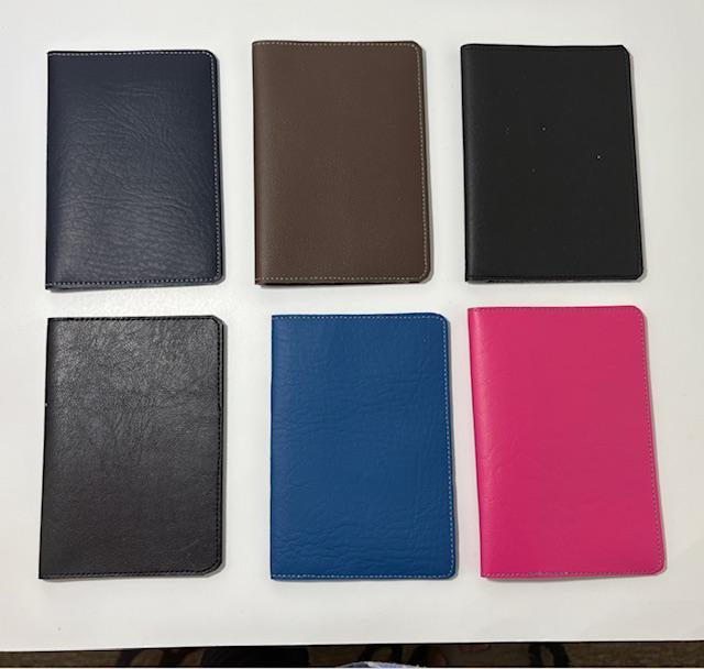 Trakt Card Wallet Oder Passport Wallet. Wird Unsere Neuen Traktkarten, Einladungen Zu Treffen Und Kontaktkarten Halten. Perfekte Größe Für Reisepässe von YouKnowYouLoveIt