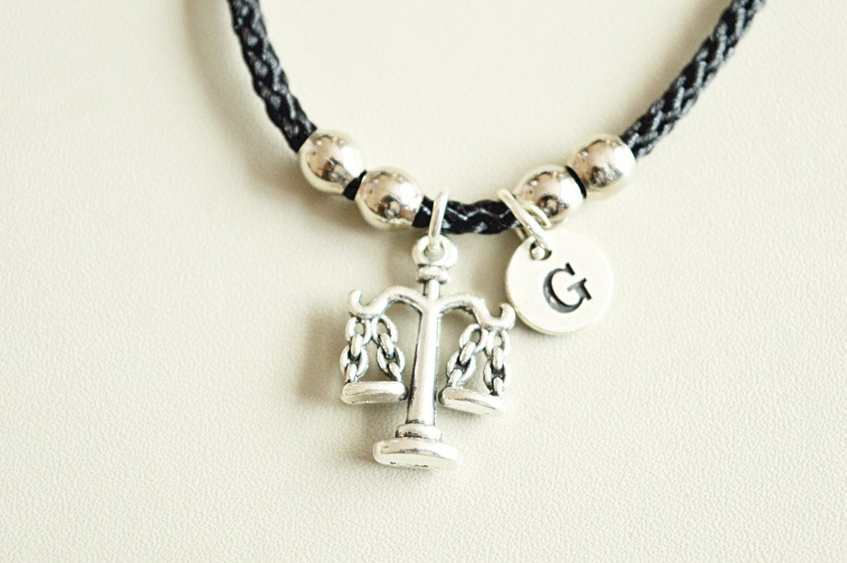 Law Student Geschenk, Justiz Armband, Waage Graduate Anwalt Geschenk von YouLoveYouShop
