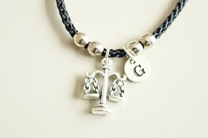 Law Student Geschenk, Justiz Armband, Waage Graduate Anwalt Geschenk von YouLoveYouShop