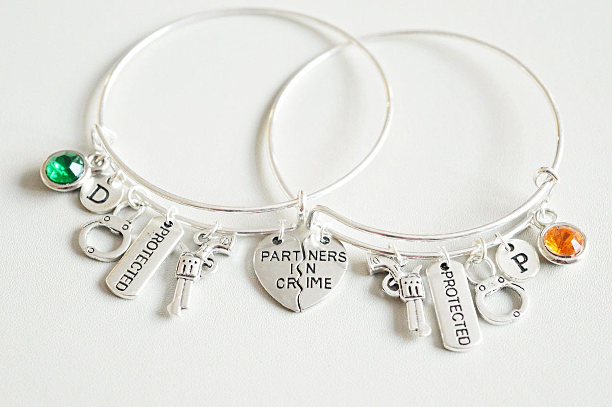 Partner in Crime Armband Set, Bff Geschenkidee, Armbänder Set Von Zwei Besten Freundinnen Armbänder, Handschellen, Mutter Tochter, Schwester von YouLoveYouShop