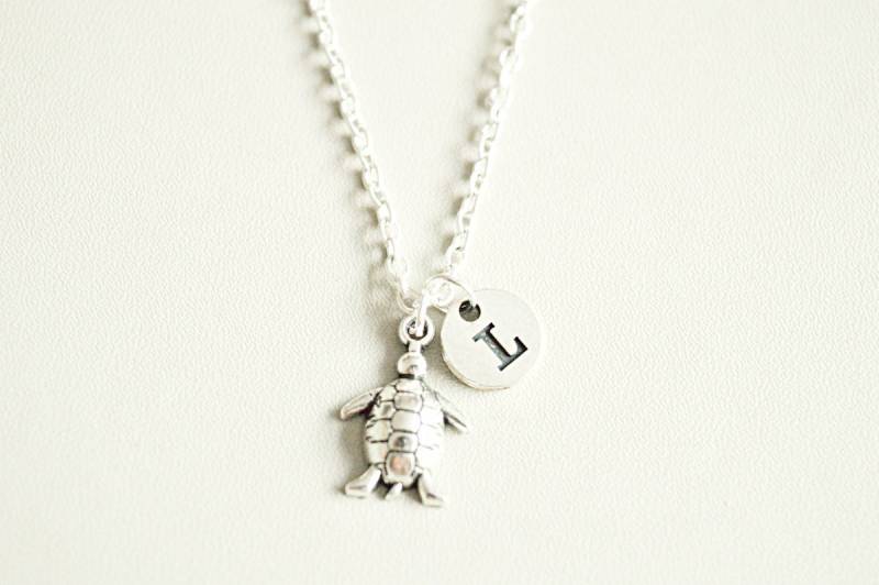 Schildkröte Halskette, Schmuck, Meeresschildkröte Anhänger, Strand Baby Schildkröte, Schildkrötenschutz, Tier, Surfer, Meer von YouLoveYouShop