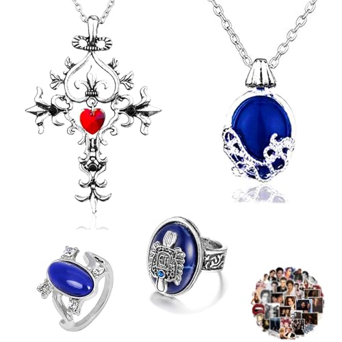 YouU 24 Stück The Vampire Diaries Schmuck Aufkleber Set Daywalking Katherine Saphirkristall Halsketten Vampir Kreuz Symbol Halsketten Salvatore Damon Stefan Finger Familienwappen Ringe von YouU