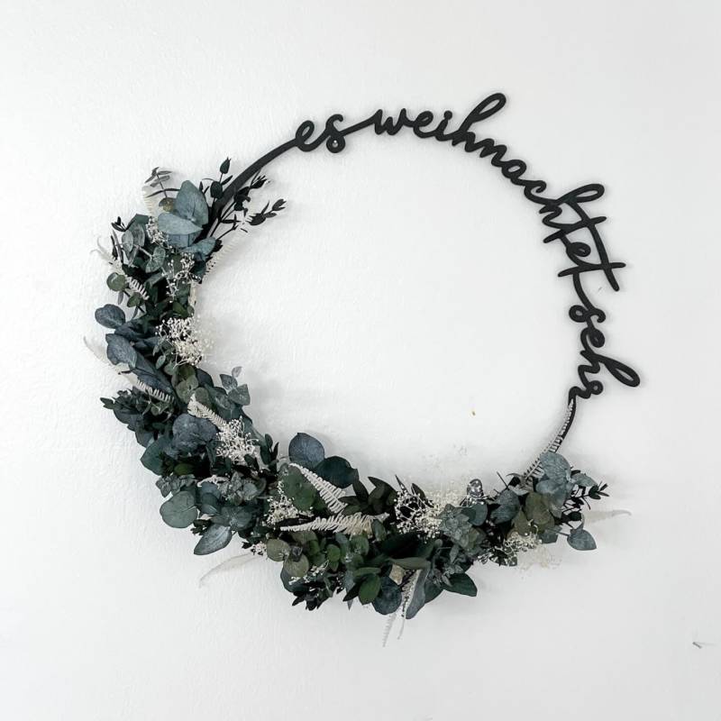 Eulenschnitt Holzkranz "Es Weihnachtet Sehr" Mit Trockenblumen | 31 cm Eulenschnitt Holzkranz "Es Weihnachtet Sehr" Mit Trockenblumen | 31 cm von YouandLykke