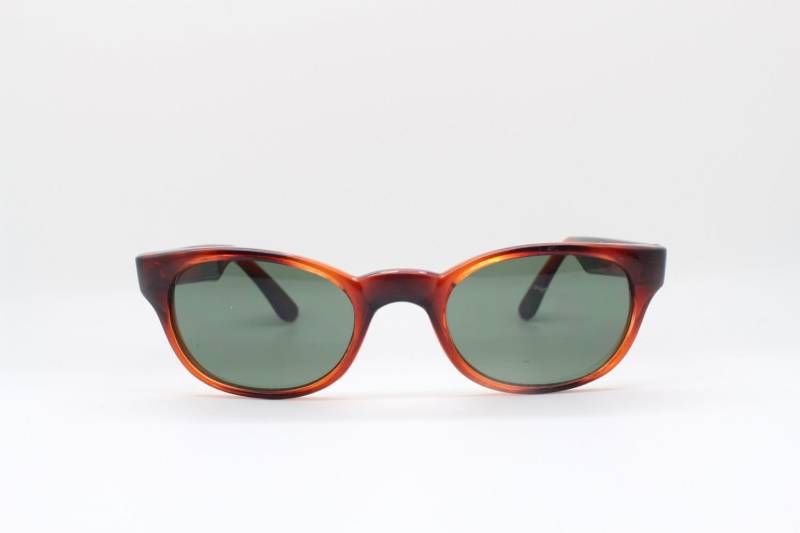 60Er Jahre Vintage Katzenaugen-Sonnenbrille. Bernstein Melierte Und Braune Low-Profile Cateye Acetat Brillenfassung Mit Grünen Gläsern. Ohne 60Er Jahre Vintage Katzenaugen-Sonnenbrille. Bernstein Melierte Und Braune Low-Profile Cateye Acetat Brillenfassung Mit Grünen Gläsern. Ohne von YouaretheBrandLondon