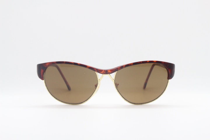 90Er Jahre Vintage Katzenaugen-Sonnenbrille. Halbschildkröte Rahmen Eckig 50Er Design Katzenauge. Rockabilly Katzenaugen 90Er Jahre Vintage Katzenaugen-Sonnenbrille. Halbschildkröte Rahmen Eckig 50Er Design Katzenauge. Rockabilly Katzenaugen von YouaretheBrandLondon