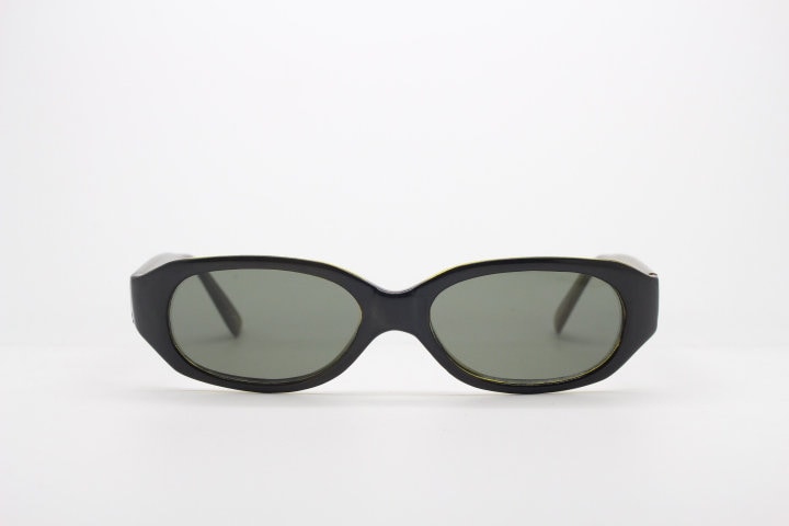 90Er Jahre Vintage Katzenaugen-Sonnenbrille. Nos Schwarzer Kleiner Rahmen 60Er Design Katzenauge Mit Innen Goldener Rahmen. Bnwt Katzenaugen. Mod 90Er Jahre Vintage Katzenaugen-Sonnenbrille. Nos Schwarzer Kleiner Rahmen 60Er Design Katzenauge Mit Innen Goldener Rahmen. Bnwt Katzenaugen. Mod von YouaretheBrandLondon