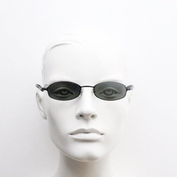 Carven Of Paris 90Er Jahre Vintage Micro Sonnenbrille Aus Frankreich. Winziger Ovaler Schwarzer Flacher Rahmen Mit Grünen Gläsern. Unbenutzt Nos Carven Of Paris 90Er Jahre Vintage Micro Sonnenbrille Aus Frankreich. Winziger Ovaler Schwarzer Flacher Rahmen Mit Grünen Gläsern. Unbenutzt Nos von YouaretheBrandLondon