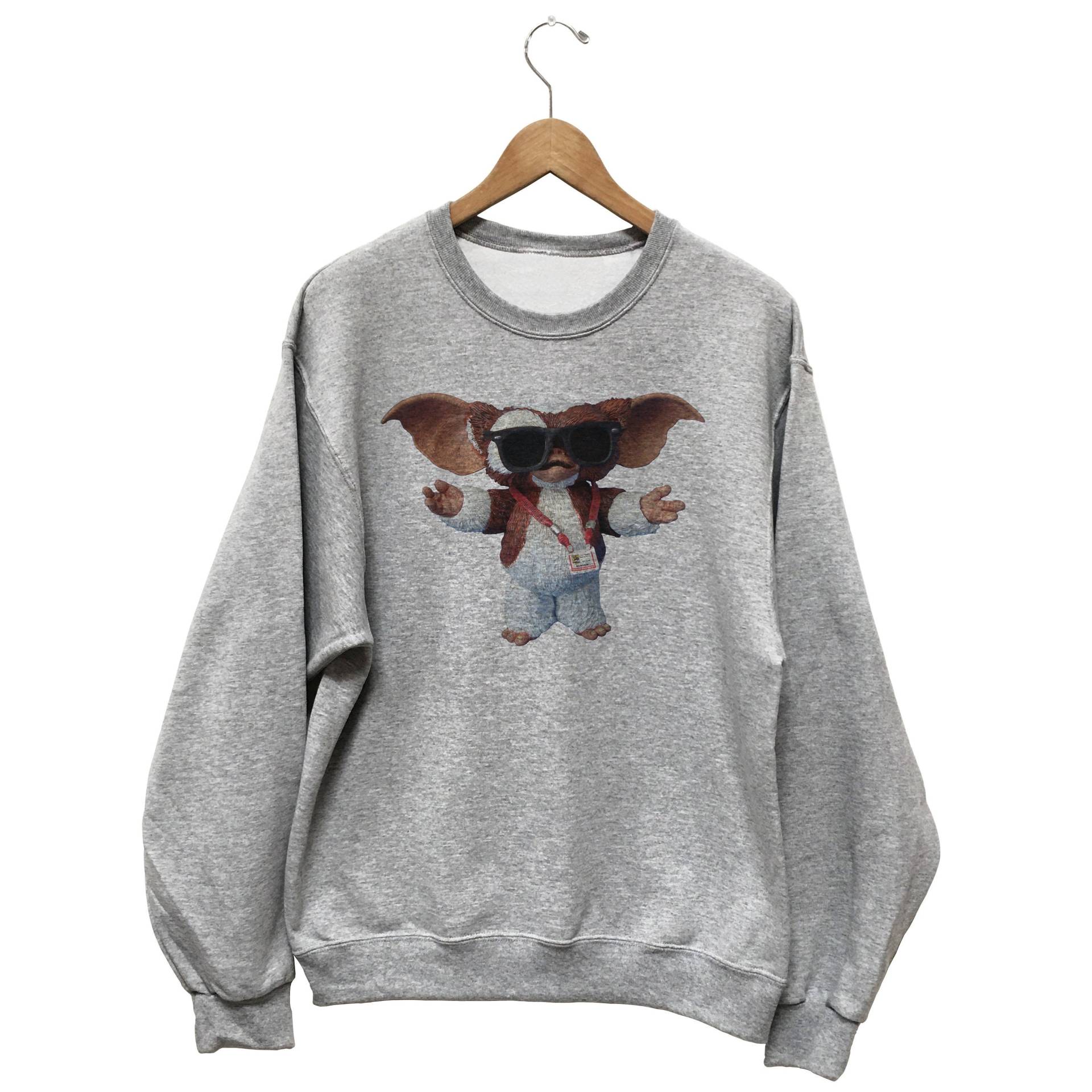 Gremlins Gizmo Urlaub Sweatshirt Unisex Gremlins Gizmo Urlaub Sweatshirt Unisex von YourCupOfTEE