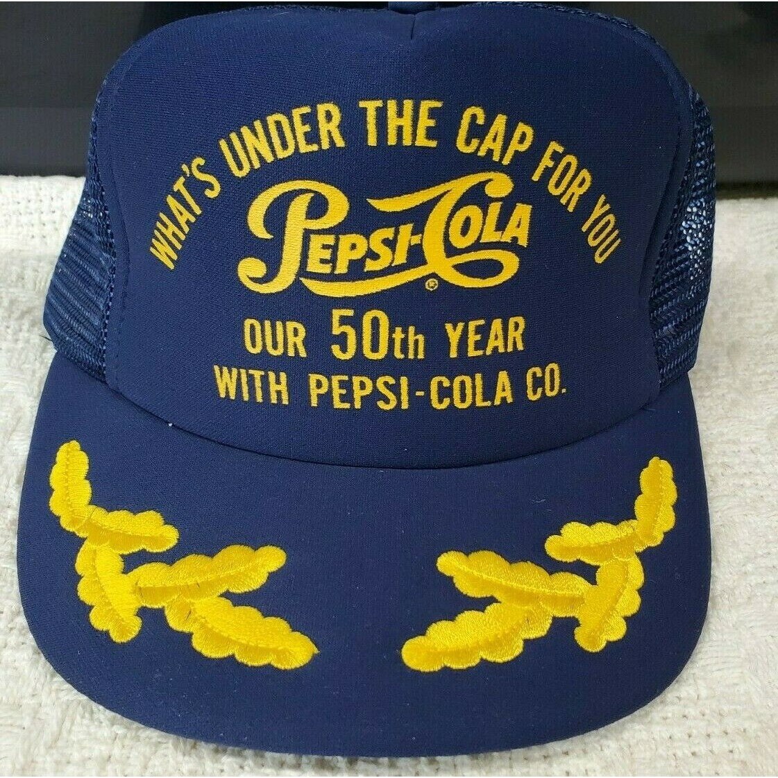 Vtg Pepsi-Cola Hut Navy Blau Gelb 50Er Jahre Snapback Trucker Unter Der Mütze Vtg Pepsi-Cola Hut Navy Blau Gelb 50Er Jahre Snapback Trucker Unter Der Mütze von YourDesignerCloset