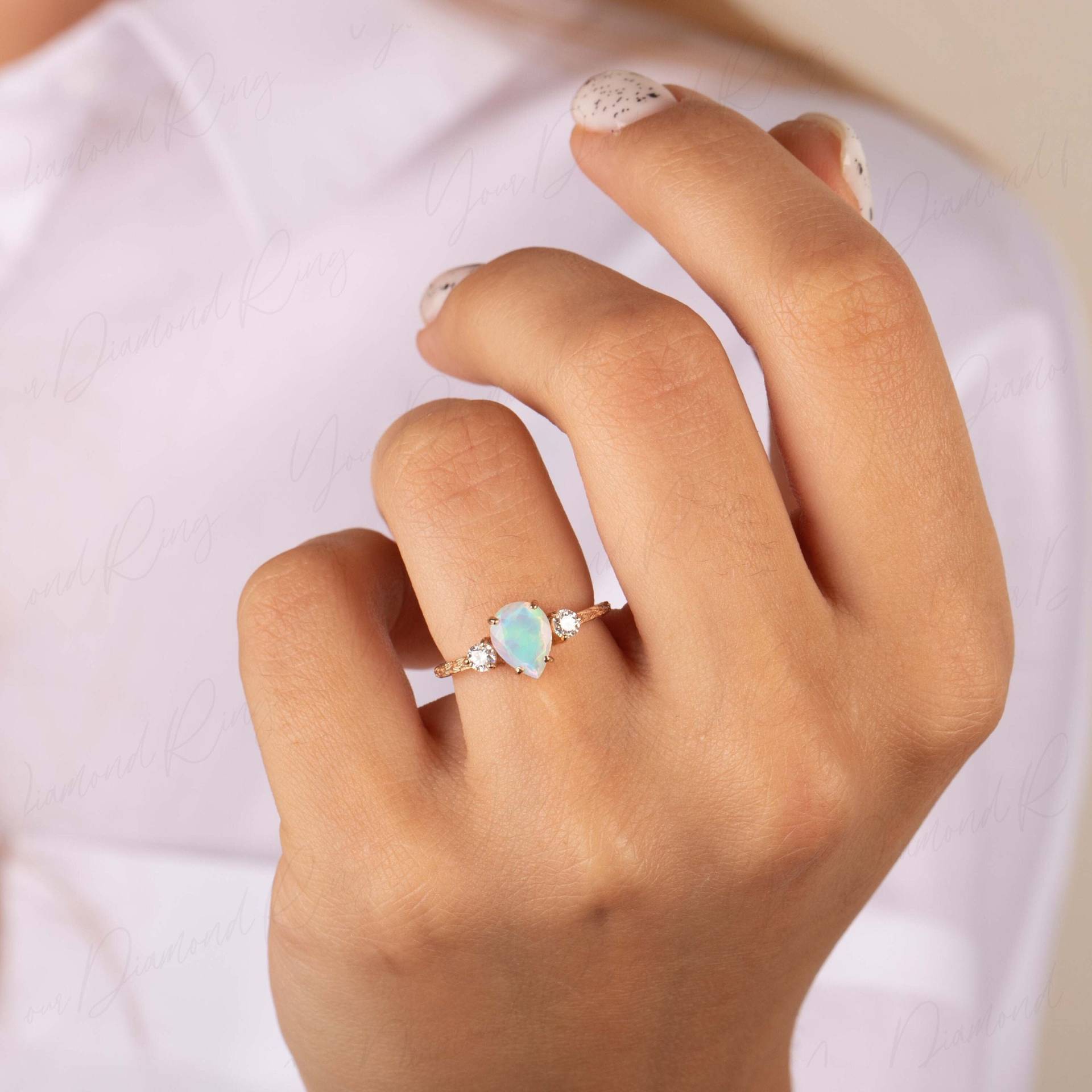 Birnen-Opalring, Einzigartiger Opal - Und Diamant-Verlobungsring Im Art-Deco-Stil, Opal-Ehering Mit Drei Steinen, Opal-Verlobungsring Für Frauen von YourDiamondRing