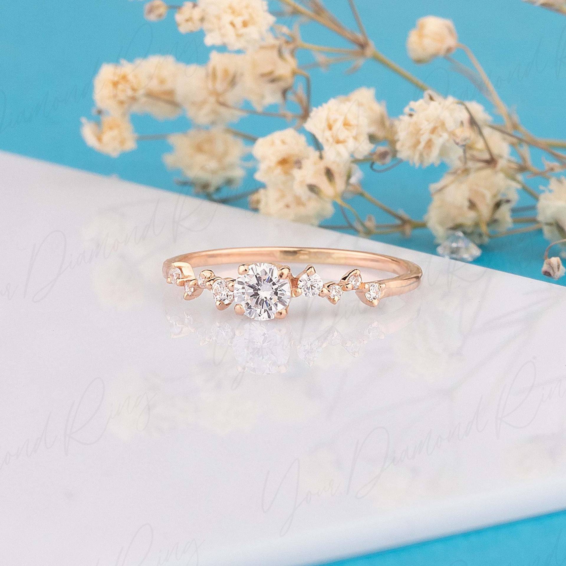 Frauen Cluster Diamant Verlobungsring, Dainty Rose Gold Versprechen Ring Für Sie, Jubiläumsgeschenk Ehering von YourDiamondRing