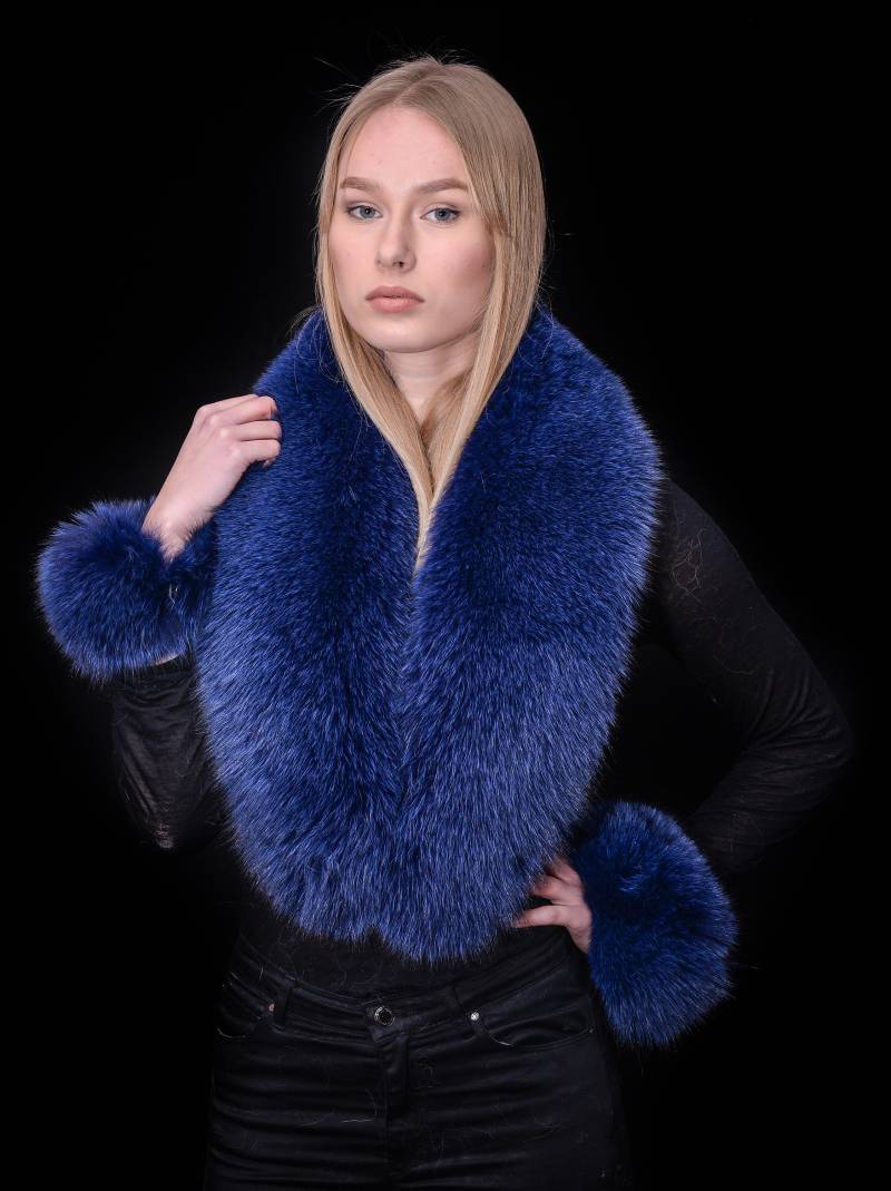 Saga Furs Indigo Blaufuchs Pelzkragen Schal Boa + Stulpen von YourFurrier