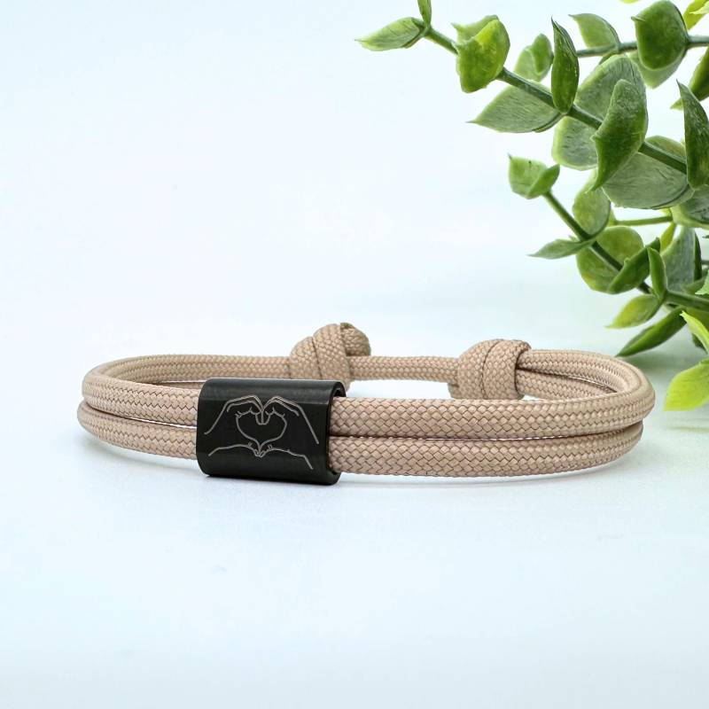 Personalisiertes Partnerarmband Gravur Armband Schmuck Für Damen Und Herren Personalisierte Geschenkidee Den Mann Herz Hände Personalisiertes Partnerarmband Gravur Armband Schmuck Für Damen Und Herren Personalisierte Geschenkidee Den Mann Herz Hände von YourHavenDE