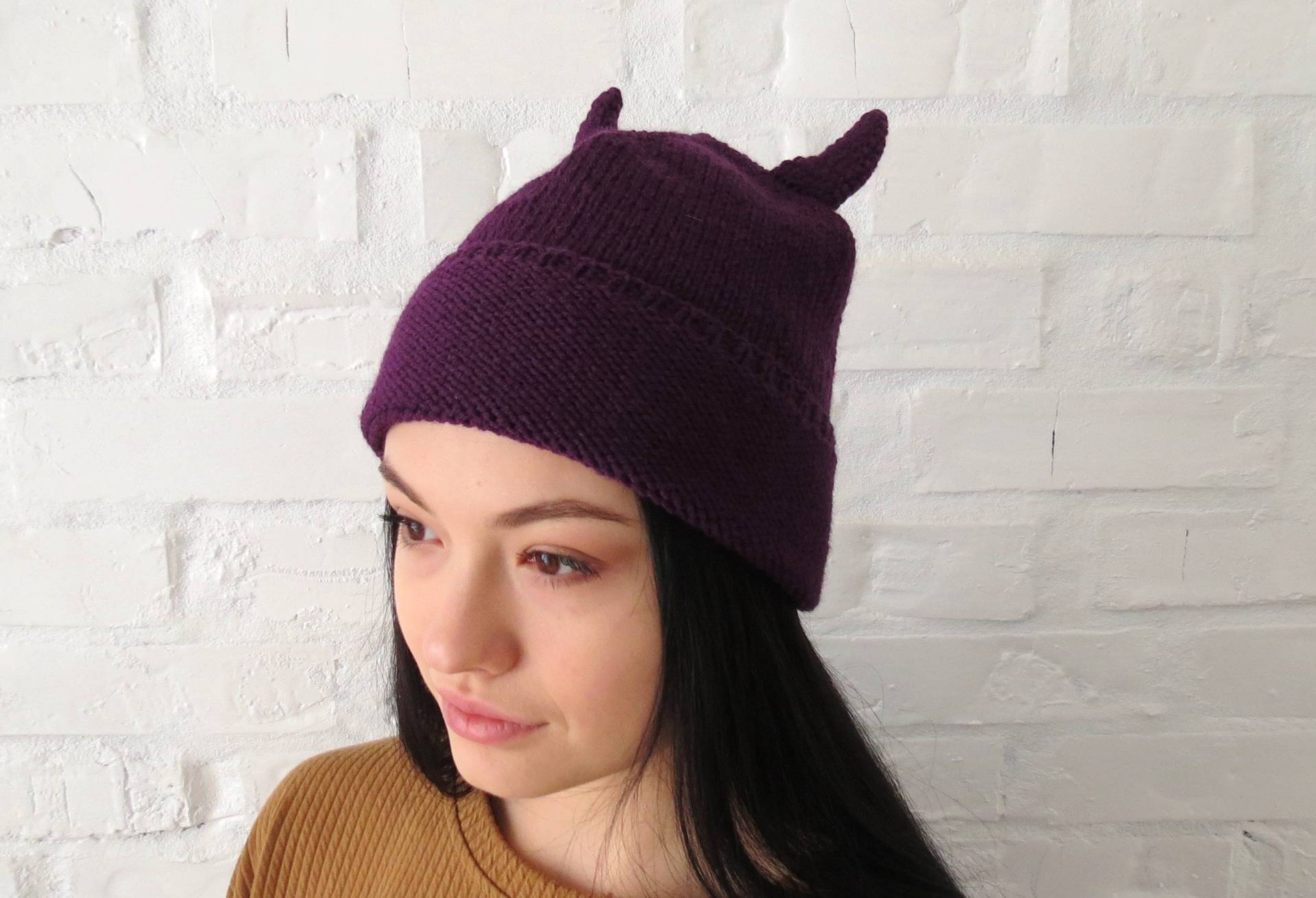 Blaue Hörner Mütze Beanie Mit Teufel Hörnern Halloween Für Frauen, Outfit, Strickmütze, Geburtstag Geschenkidee Weihnachtsgeschenk von YourKnitwearShop