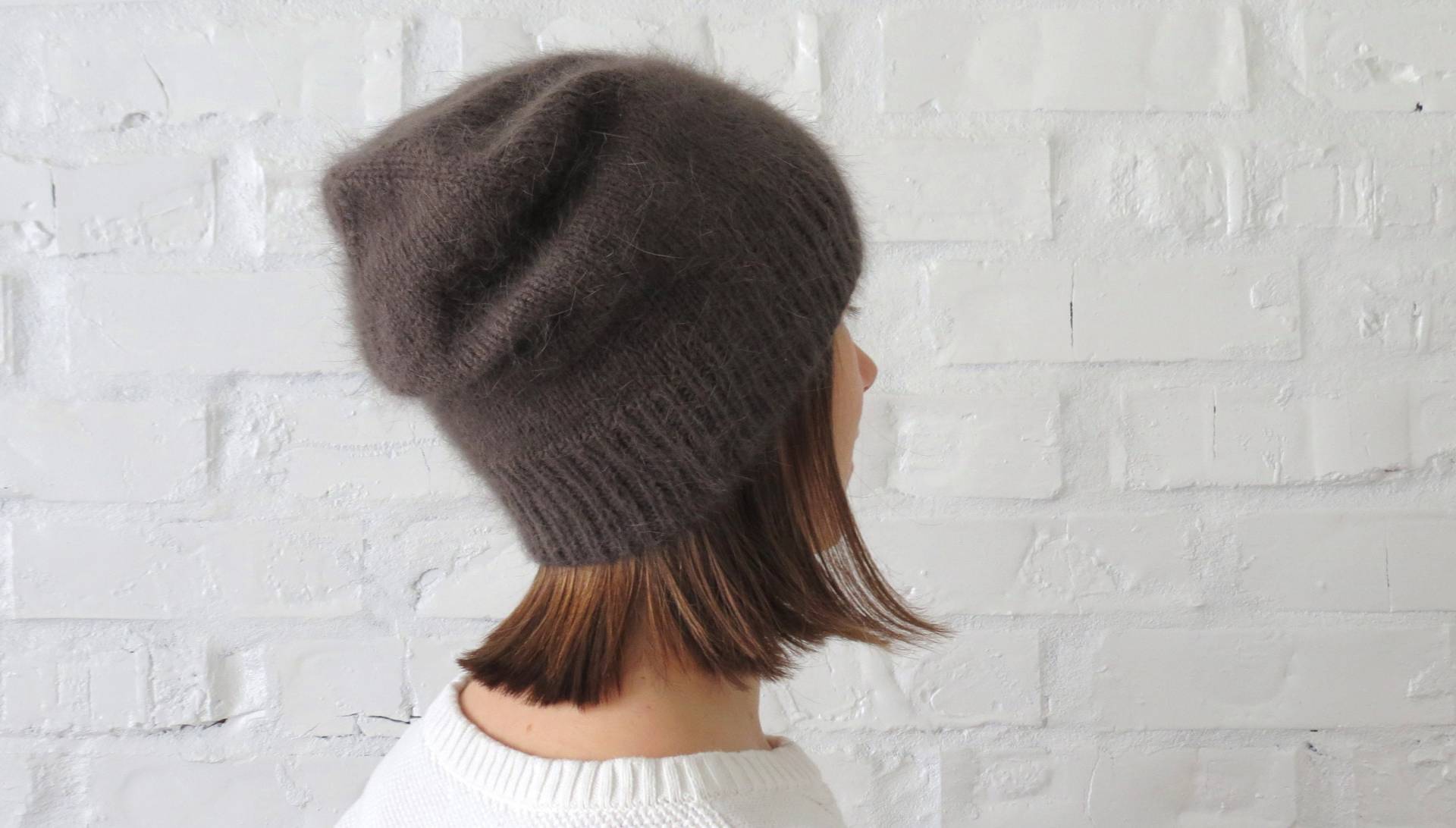 Dunkelgrau Echte Angora Lockere Mütze Gestrickte Flauschige Beanie Niedliche Teenager Weihnachtsgeschenk Für Tochter Strickmütze Frauen Slouchy von YourKnitwearShop