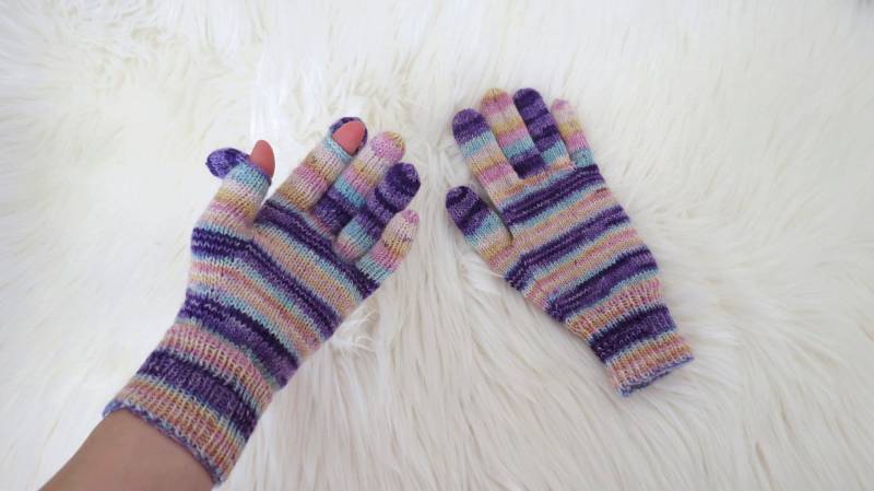 Zwei Finger-Touch-Screen-Handschuhe Blau Grün Gestreift Handschuhe Gadget Merino Wolle Valentinstag Geschenk Für Freund Schwester Tante Gott Mutter von YourKnitwearShop