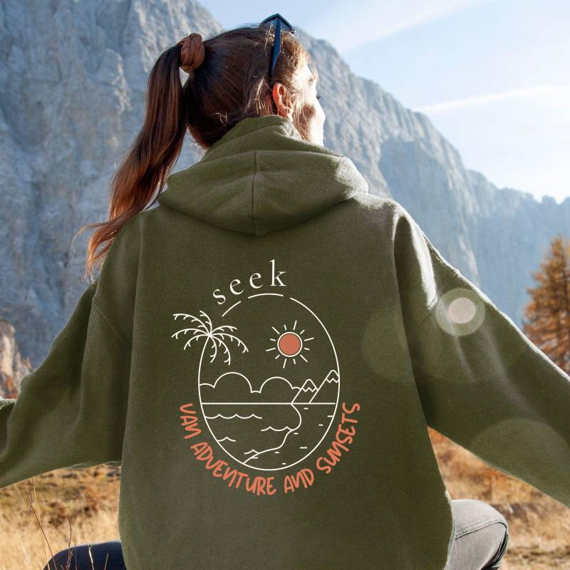 Adventure Hoodie, Camping Kapuzenpullover Als Geschenk Für Naturliebhaber, Outdoor Fans, Abenteurer, Camper, Weltreise, Van Roadtrip von YourMomentBoutique