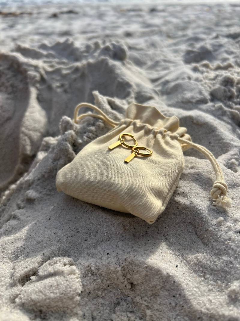 Edelstahlohrringe Mit Anhänger Gold Edelstahlohrringe Mit Anhänger Gold von YourNomade