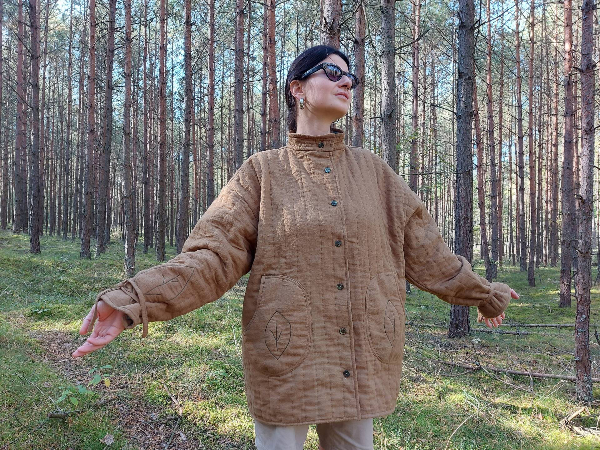 Damen Steppmantel Aus Baumwolle, Kosakengrüne Jacke, Handgemachter Mantel, Kälteschutzmantel, Waldstil-Outfit, Einzigartiger Natur-Baumwollmantel von YourRainbowOutfit