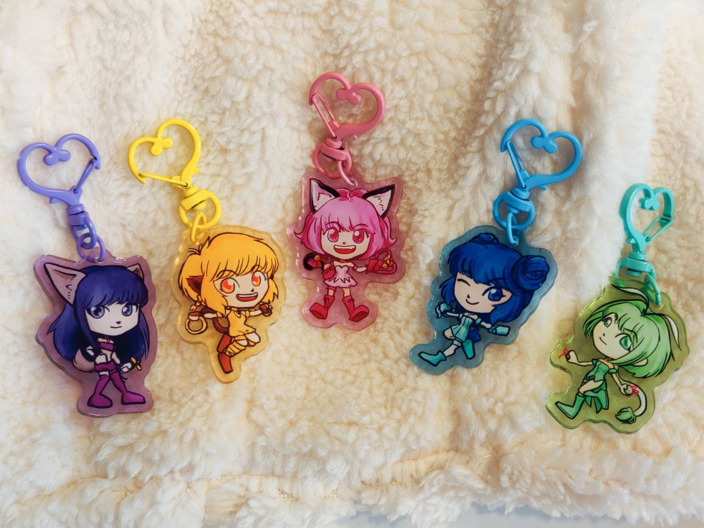 Aktualisiert 5cm Tokyo Mew Doppelseitige Durchscheinende Farbe Acryl Charms von YourSinclairArt