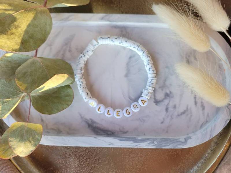 Personalisiertes Armband Mit Heishi Perlen | Geschenk |Weihnachten Freundin Haustier Hund Katze Pferd Personalisiertes Armband Mit Heishi Perlen | Geschenk |Weihnachten Freundin Haustier Hund Katze Pferd von YourTimelessLove
