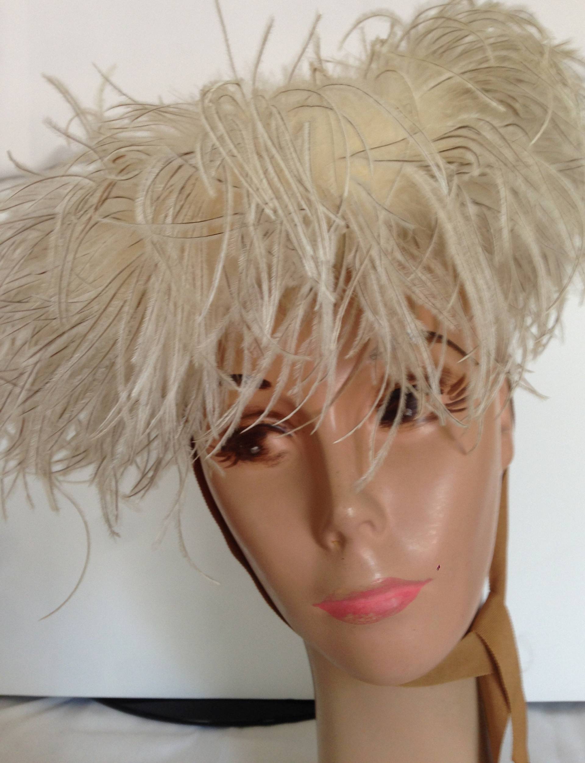 Albrizio Marabou Und Rosa Feder Pillbox Mütze von YourTurnVintageStore